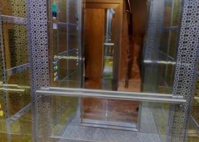 Апарт-отель Life Hotel& Breakfast 4*