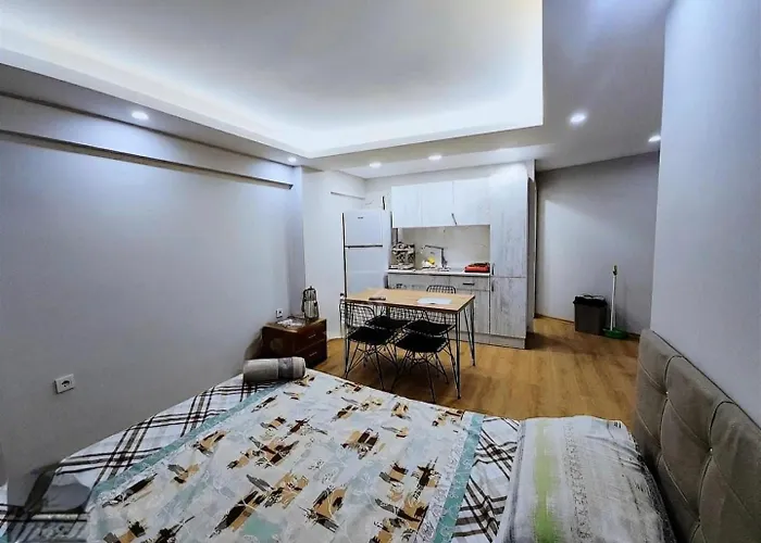 Life Hotel& Breakfast Апарт-отель