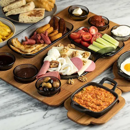 Life Hotel& Breakfast 4*